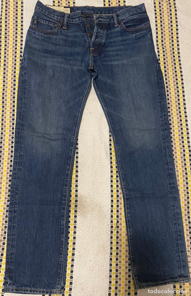 Segunda mano: Pantalones jeans para hombre dise&ntilde;o cl&aacute;sico Abercrombie & Fitch. Talla W 32 L 32. Buen estado.