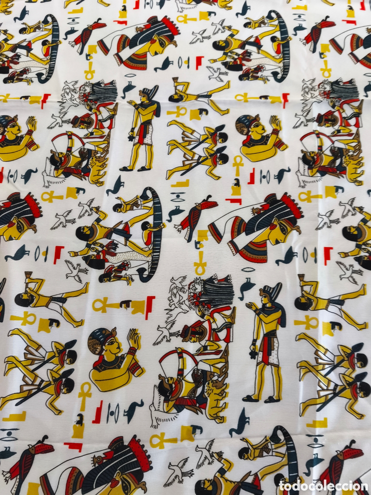 Segunda mano: Pa&ntilde;uelo multiposicion Egipcio. 1,42 x 0,93 cm.