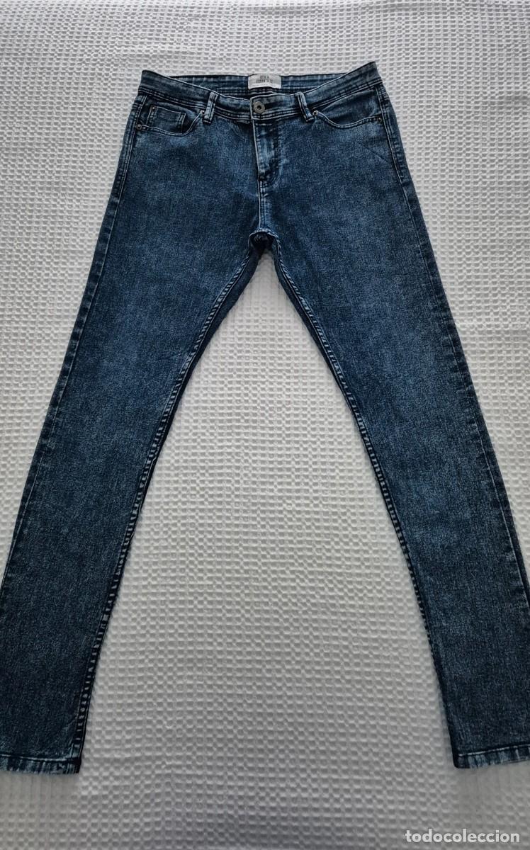 Segunda mano: Pantal&oacute;n pitillo vaquero azul oscuro Pull&Bear - Foto 1