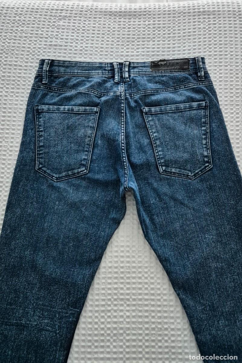 Segunda mano: Pantal&oacute;n pitillo vaquero azul oscuro Pull&Bear - Foto 9