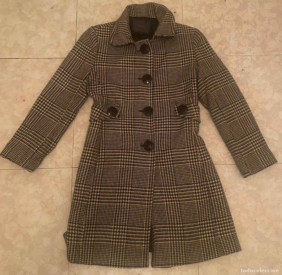 Segunda mano: Abrigo de mujer estilo pata de gallo. Marca Easy Wear. Talla 38 EU. Equivalente a M. Buen estado.