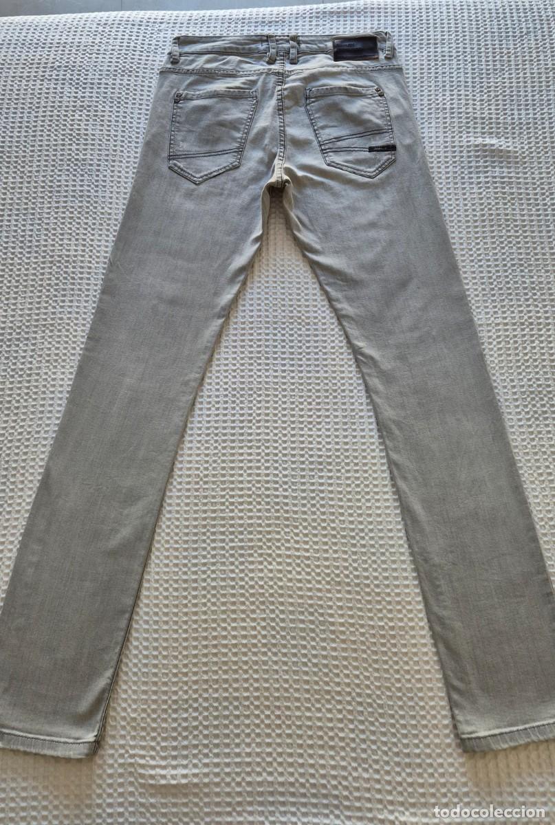 Segunda mano: Pantal&oacute;n gris ajustado vaquero Pull&Bear - Foto 5