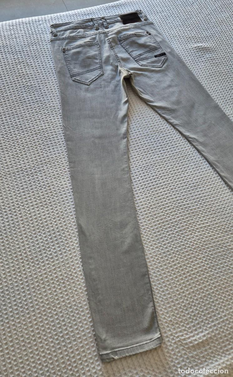 Segunda mano: Pantal&oacute;n gris ajustado vaquero Pull&Bear - Foto 6