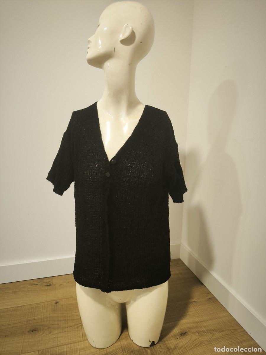Segunda mano: C&aacute;rdigan De Punto Negro Manga Corta Con Escote En V Talla M Elegante Y Vers&aacute;til