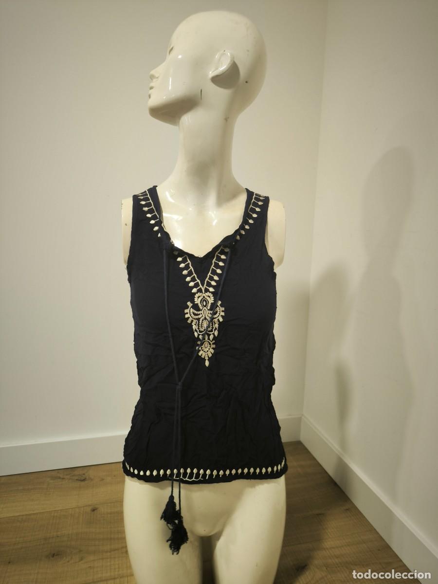 Segunda mano: Camiseta MissTic Negra Bordada Estilo Boho Con Borlas Talla S Muy Elegante