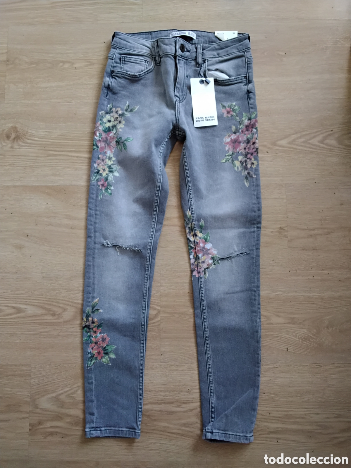 Segunda mano: Pantal&oacute;n Vaquero Zara Flores