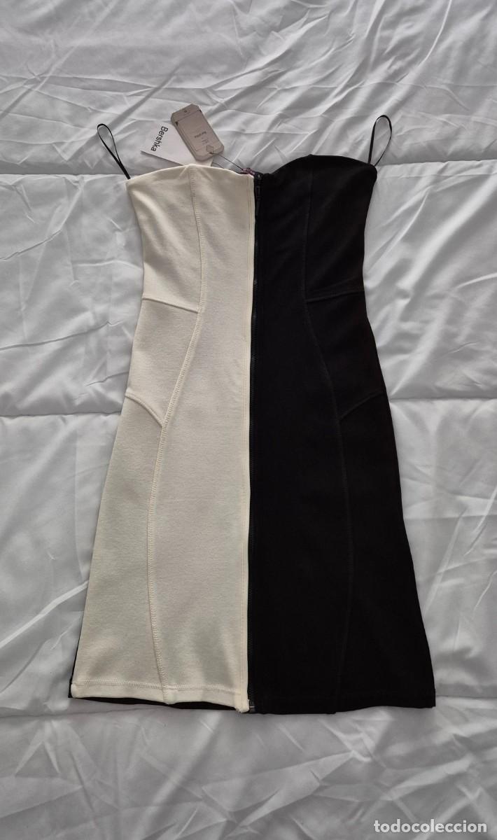 Segunda mano: Vestido blanco y negro Bershka