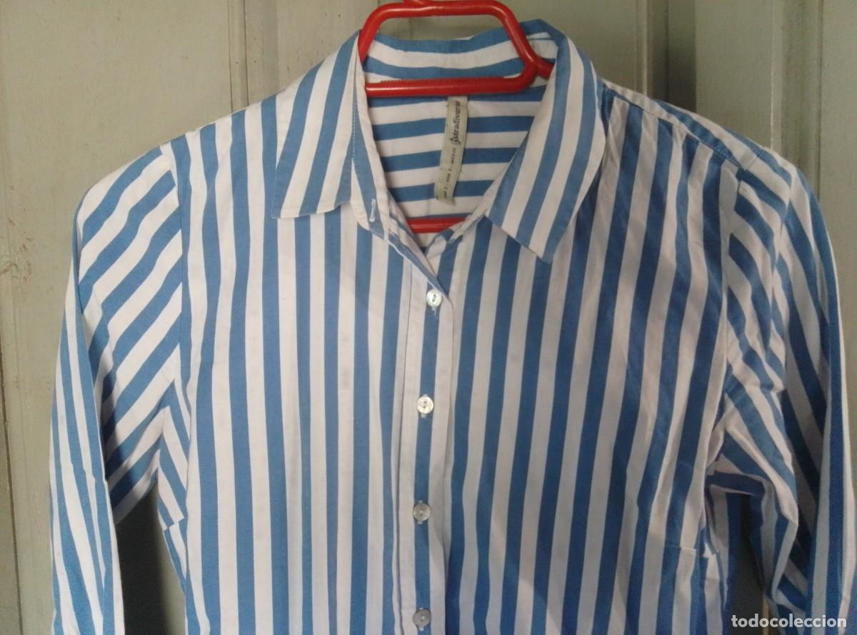 Segunda mano: Camisa entallada rayas verticales Stradivarius. Talla S - Foto 2
