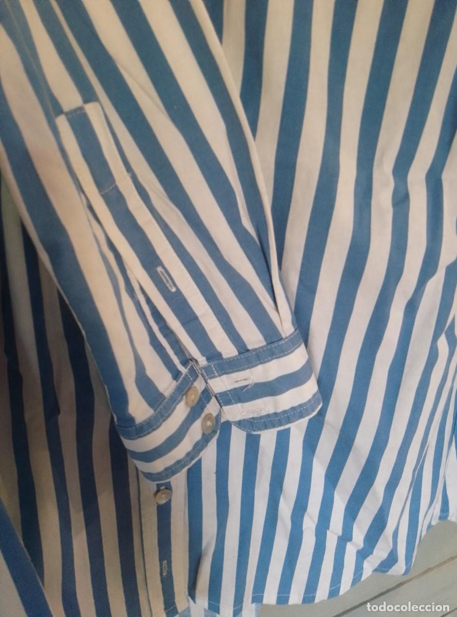 Segunda mano: Camisa entallada rayas verticales Stradivarius. Talla S - Foto 3