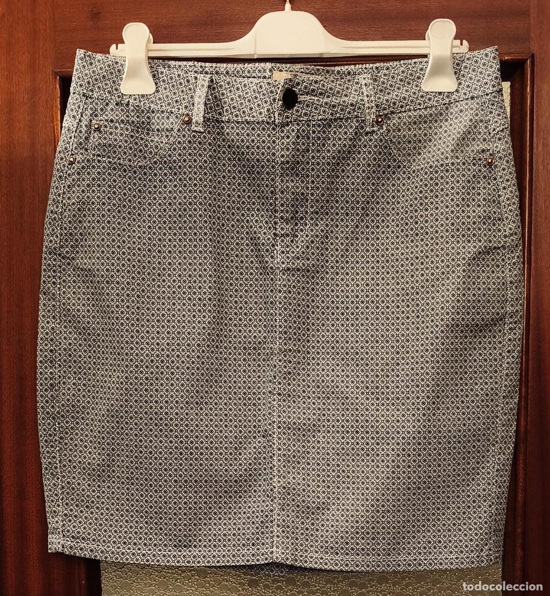 Segunda mano: Rb 258 Falda corta peque&ntilde;a estampaci&oacute;n - Roberto Bassi Woman -T 44 - Medidas interior - Azul Verdoso