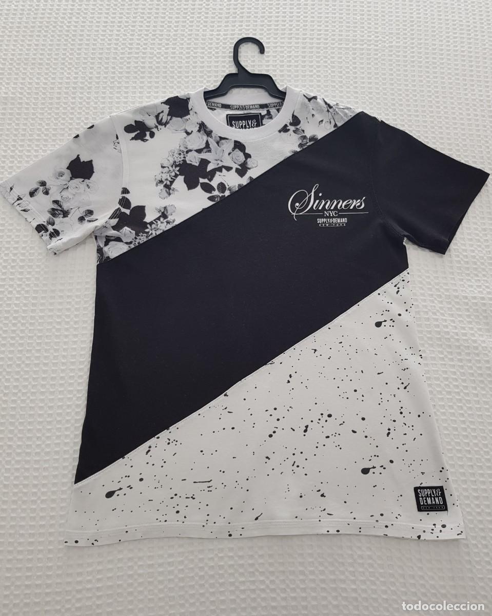 Segunda mano: Camiseta negra y blanca Supply&Demand