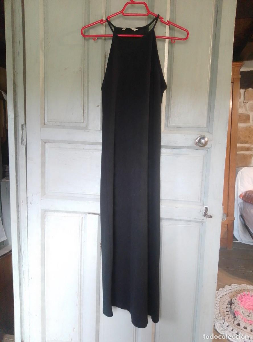 Segunda mano: Vestido largo negro sin mangas. Canal&eacute;. Stradivarius. Talla M