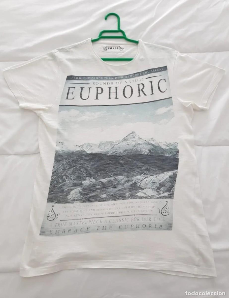 Segunda mano: Camiseta blanca con paisaje monta&ntilde;as Pull&Bear