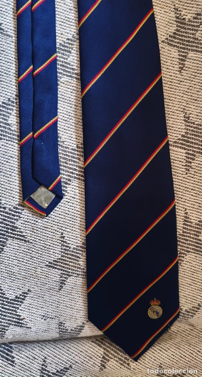 Segunda mano: Corbata con escudo del Real Madrid. Corbata Jacquard - Foto 3