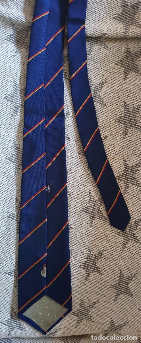 Segunda mano: Corbata con escudo del Real Madrid. Corbata Jacquard - Foto 6