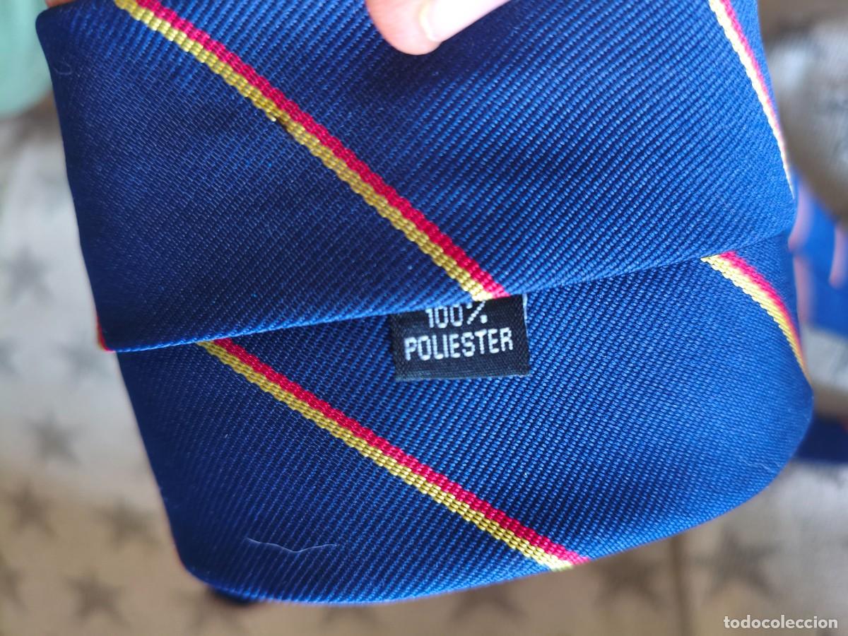 Segunda mano: Corbata con escudo del Real Madrid. Corbata Jacquard - Foto 7