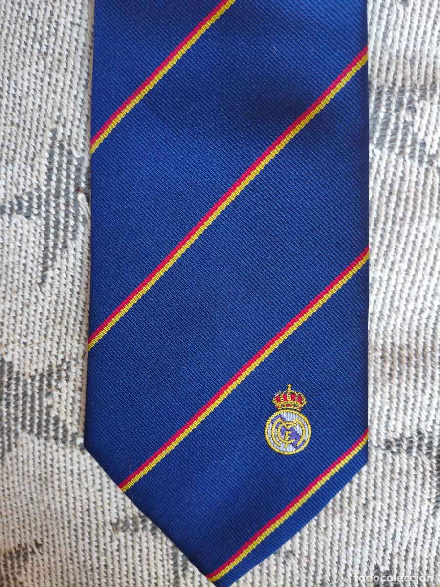 Segunda mano: Corbata con escudo del Real Madrid. Corbata Jacquard - Foto 8