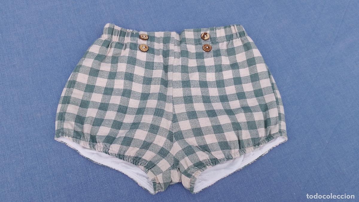 Segunda mano: Antiguo pantal&oacute;n corto de cuadros verdes para mu&ntilde;eca o beb&eacute;