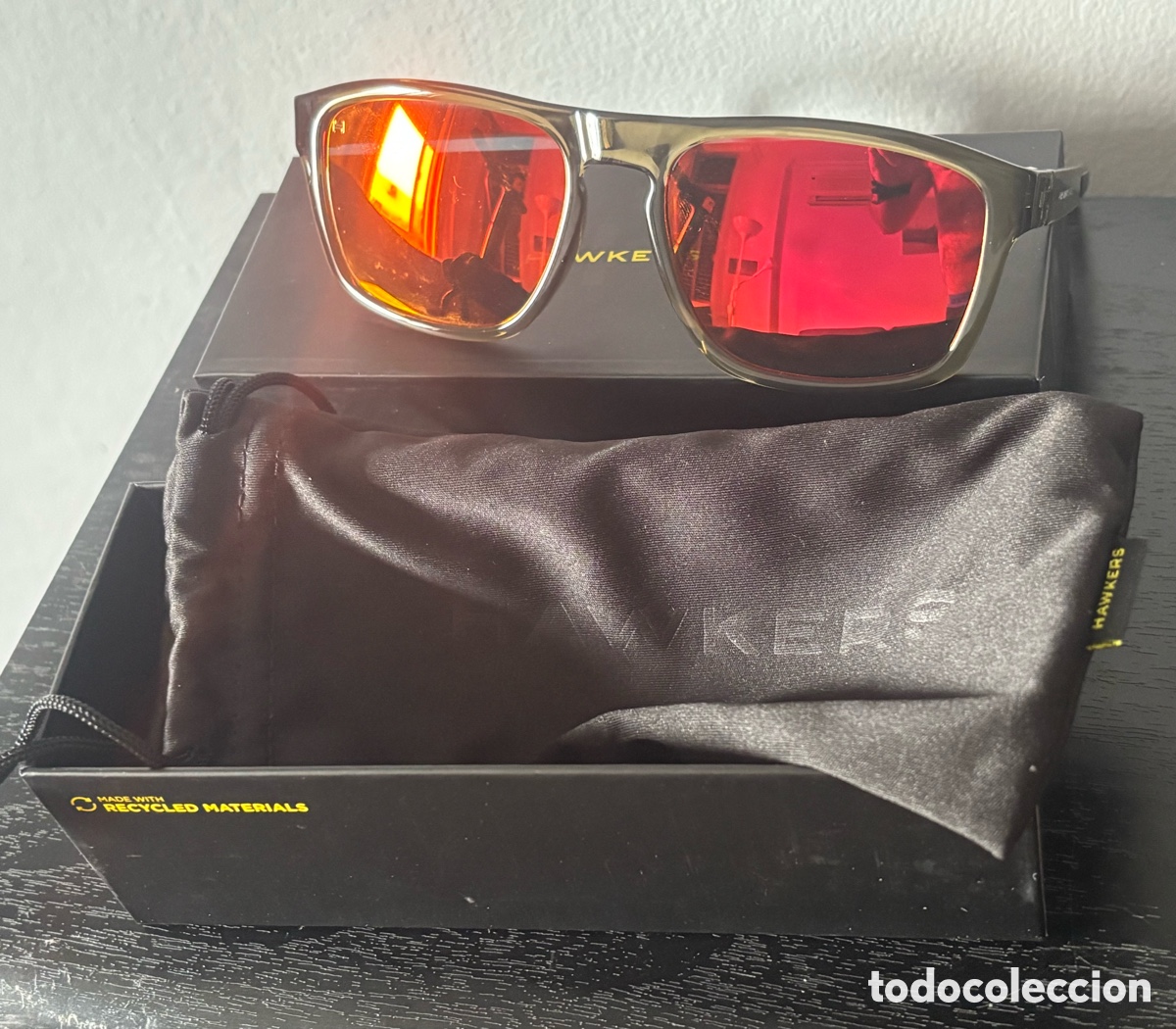 Segunda mano: Gafas de Sol Hawkers LION Black Ruby | Lentes Espejo Rojo UV400