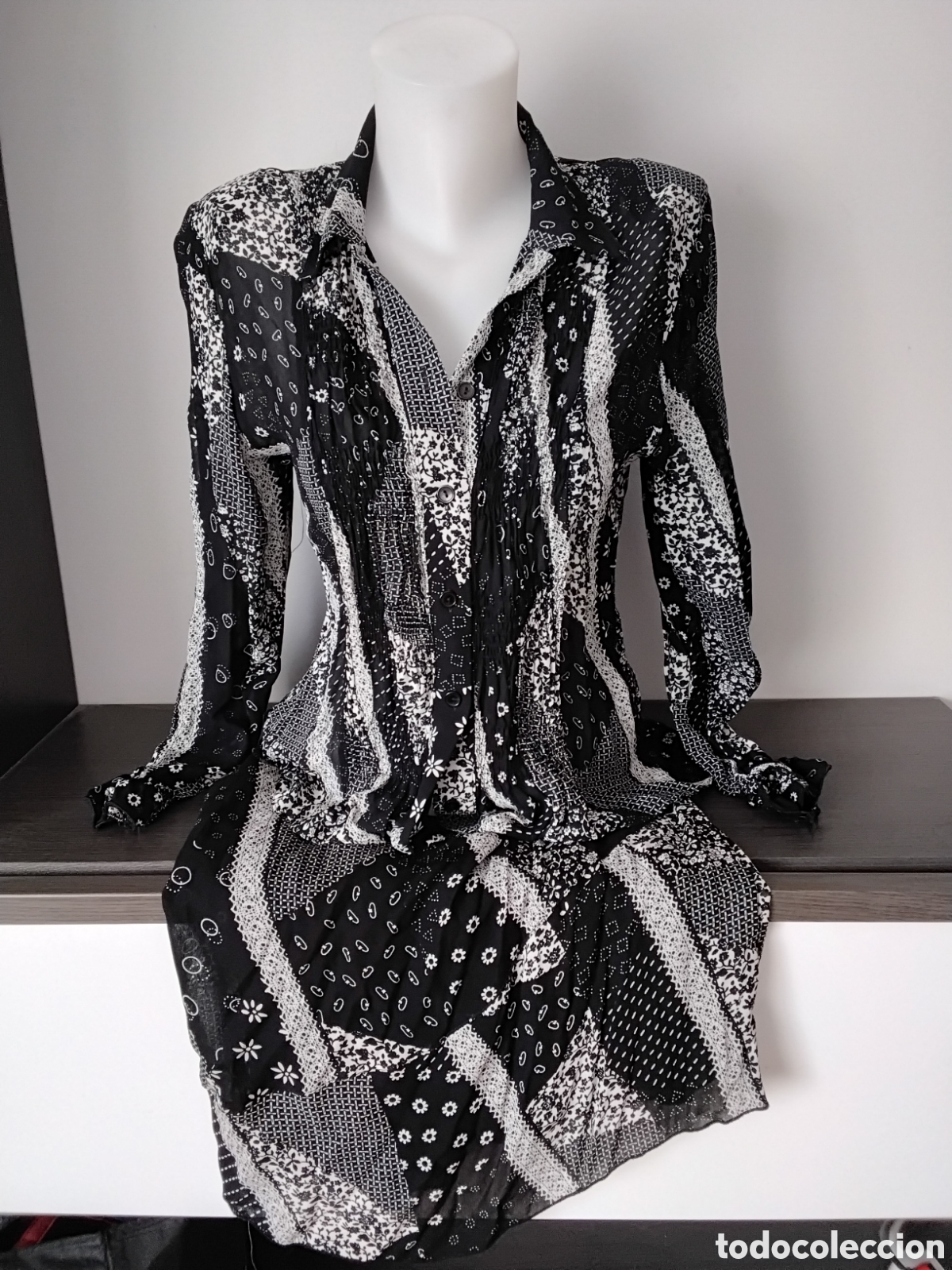 Segunda mano: Conjunto Blusa y Falda Estampada