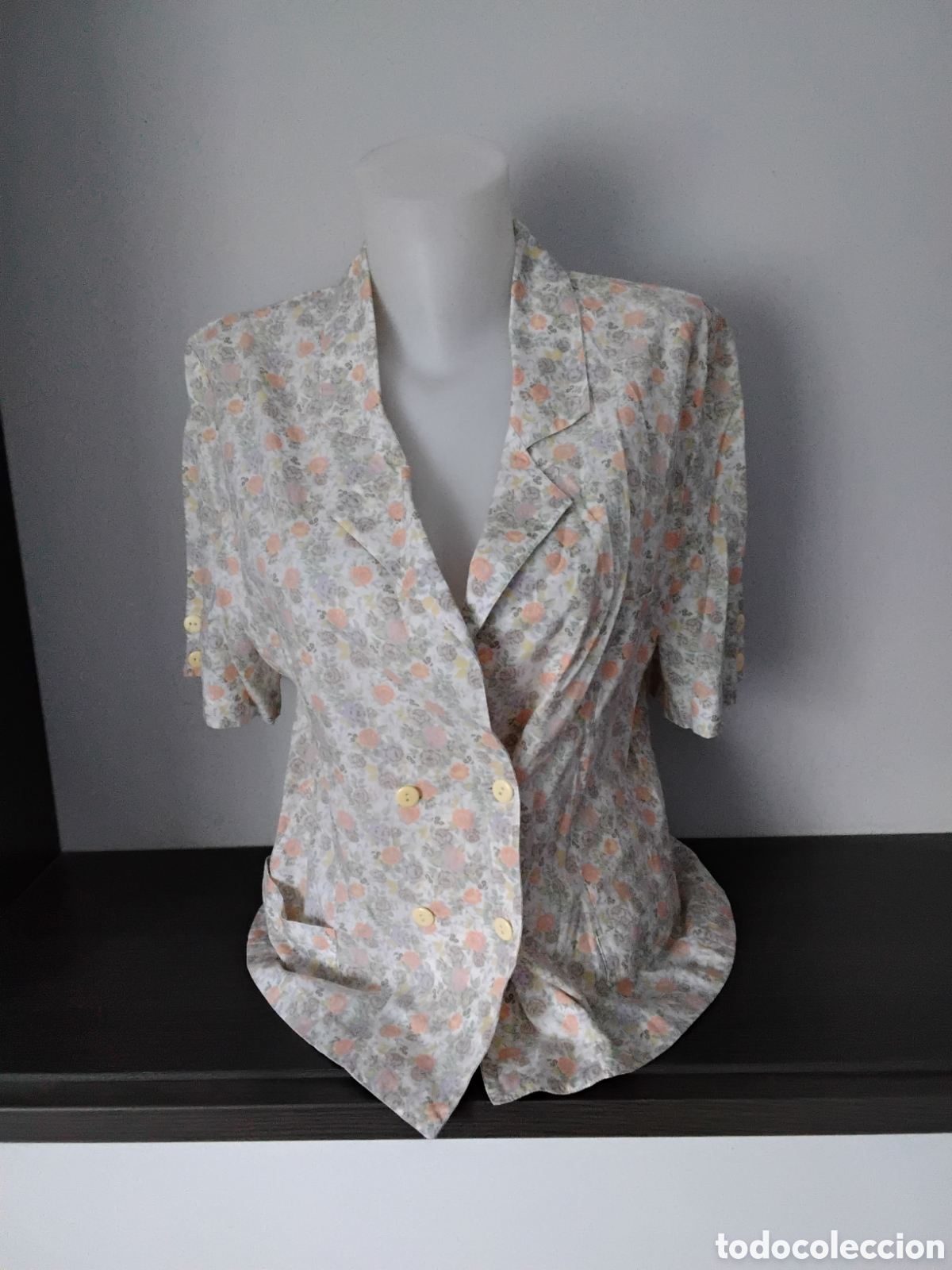 Segunda mano: Blusa Flores Tonos Pastel
