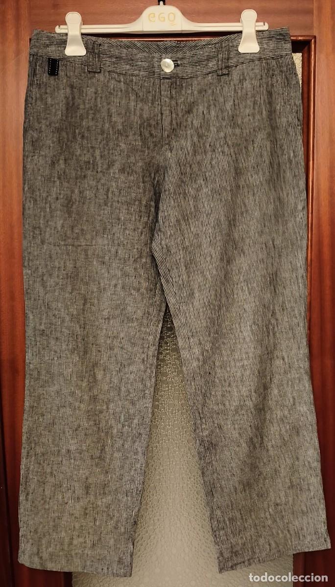 Segunda mano: RB 269 Pantal&oacute;n jaspeado en gris FIL BLAU BCN - T 44 - Abrochado delante y bolsillos laterales