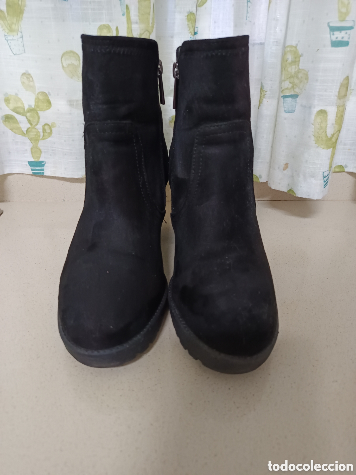 Segunda mano: Bot&iacute;n de mujer negro Xti Basic. Talla 39 - Foto 2