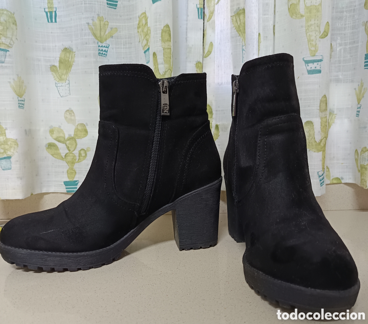 Segunda mano: Bot&iacute;n de mujer negro Xti Basic. Talla 39 - Foto 3