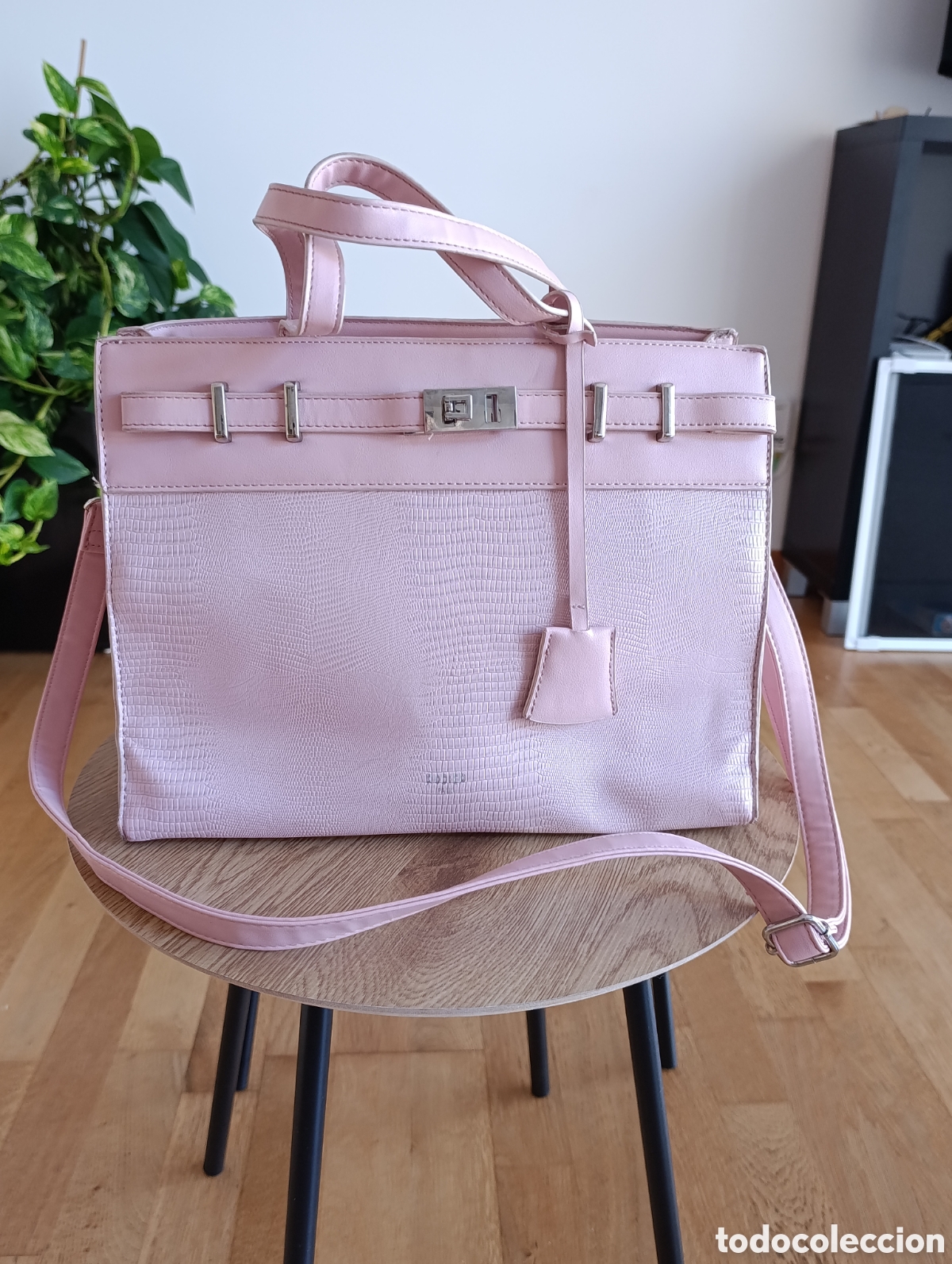Segunda mano: Bolsa color rada palido