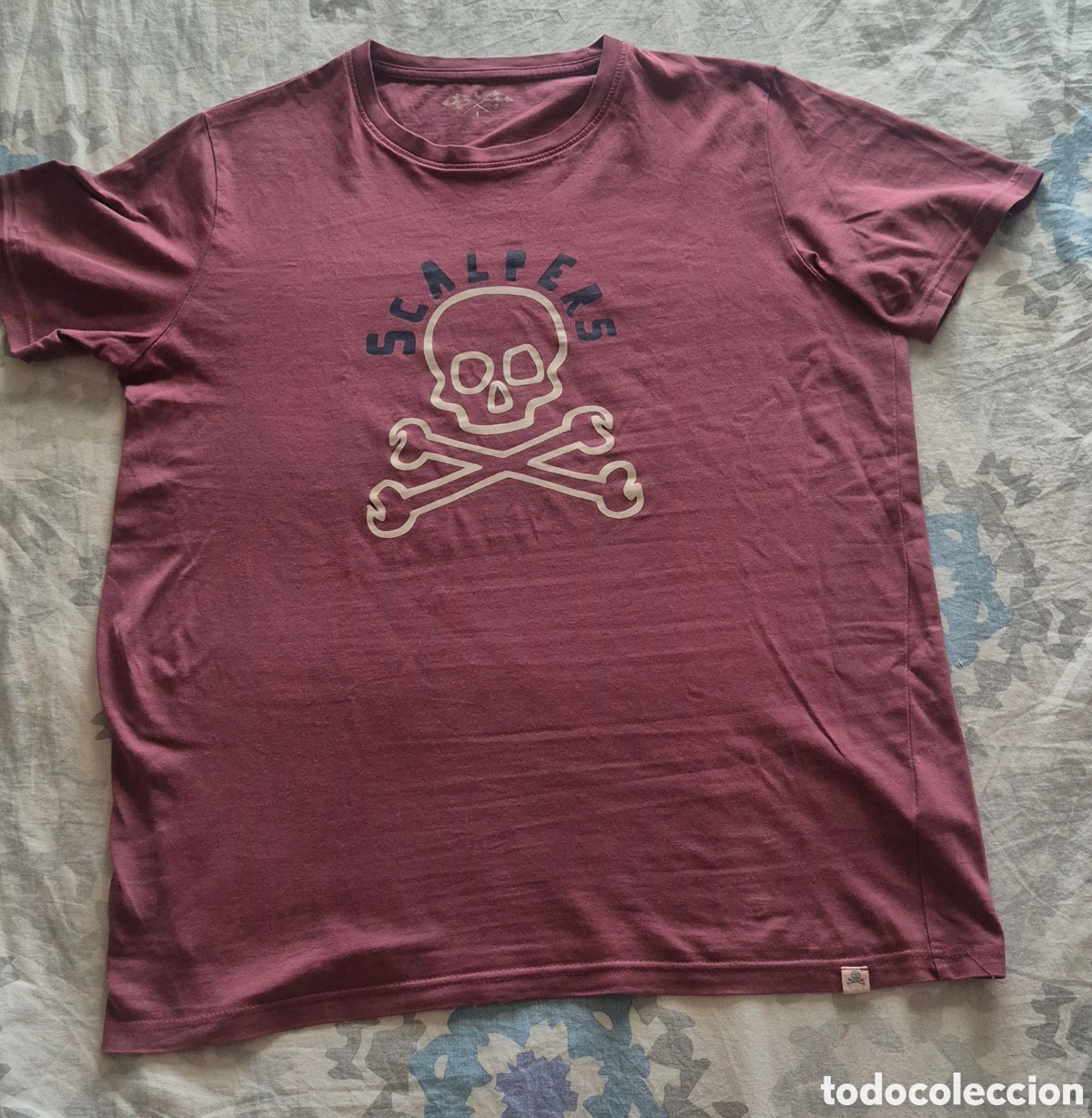 Segunda mano: Camiseta de manga corta con estampado de calavera