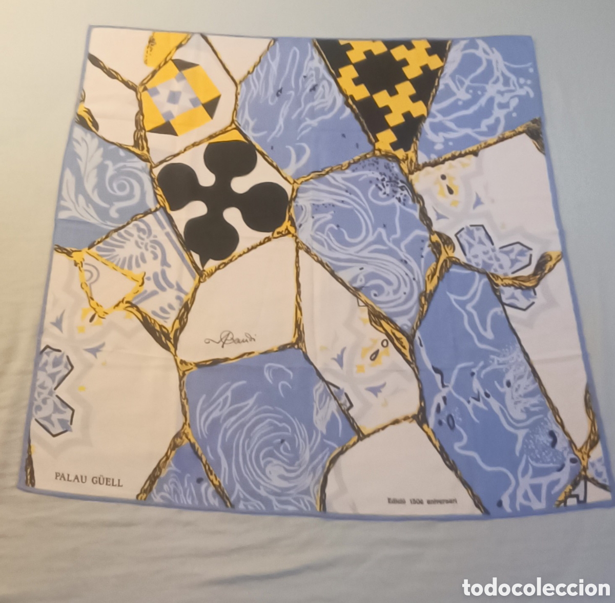 Segunda mano: Pa&ntilde;uelo oficial del Palau G&uuml;ell - Edici&oacute;n 130&ordm; aniversario