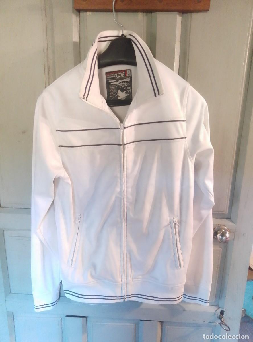 Segunda mano: Sudadera chaqueta deportiva blanca. Cierre cremallera. XDYE. Talla S. A&ntilde;os 2000