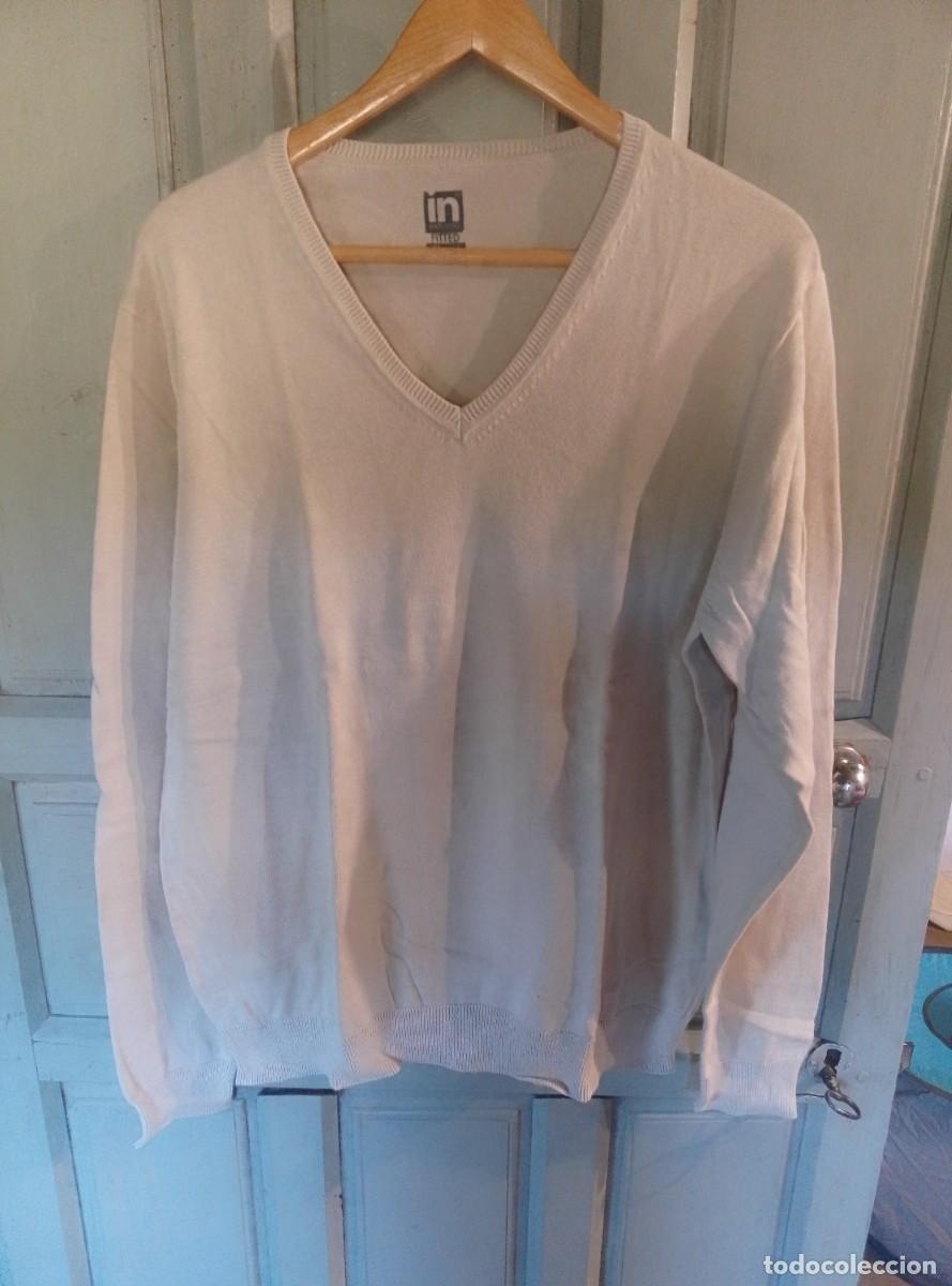 Segunda mano: Jersey de punto fino. Cuello de pico. Beis. Inextenso. Fit ted. Talla XL