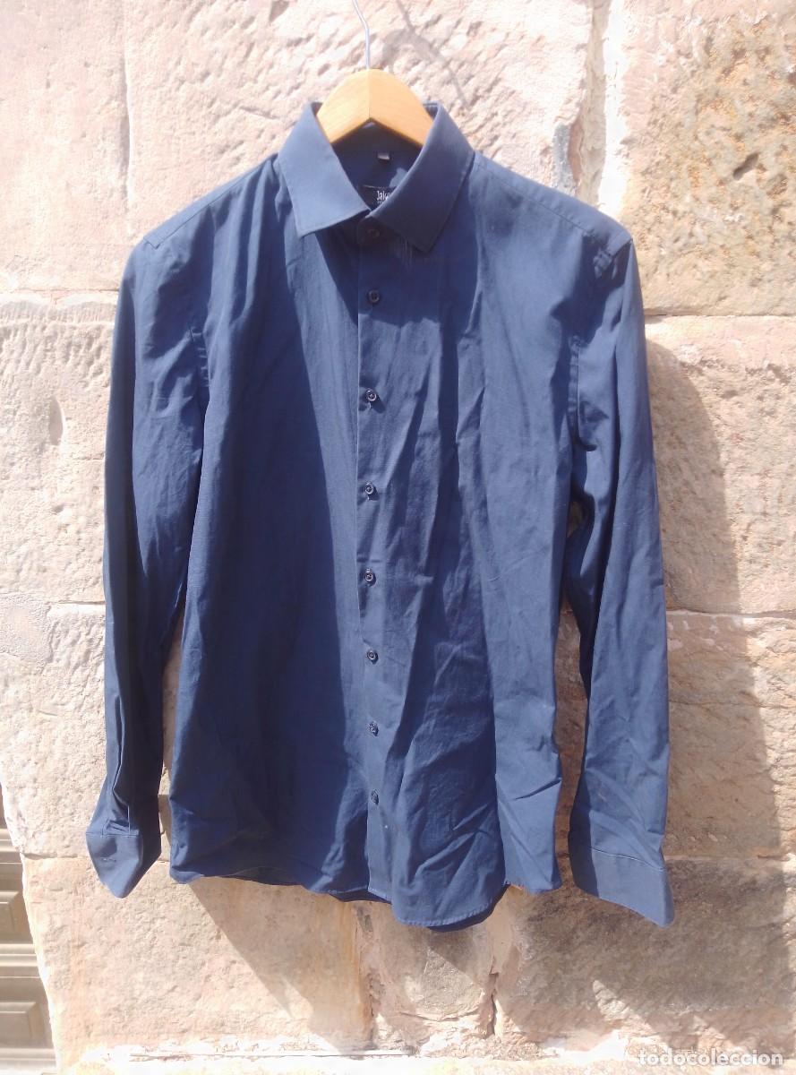 Segunda mano: Camisa lisa manga larga. Azul oscuro. Talla 37/38. Jake*s Collection. Modern Fit. Nueva, con etiquet