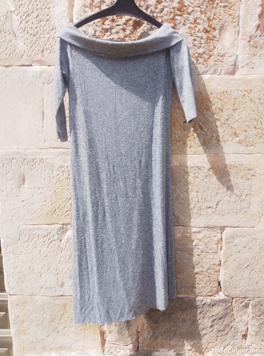 Segunda mano: Vestido largo de canal&eacute;. Escote Bardot y mangas 3/4. Gris. Mango. Talla M