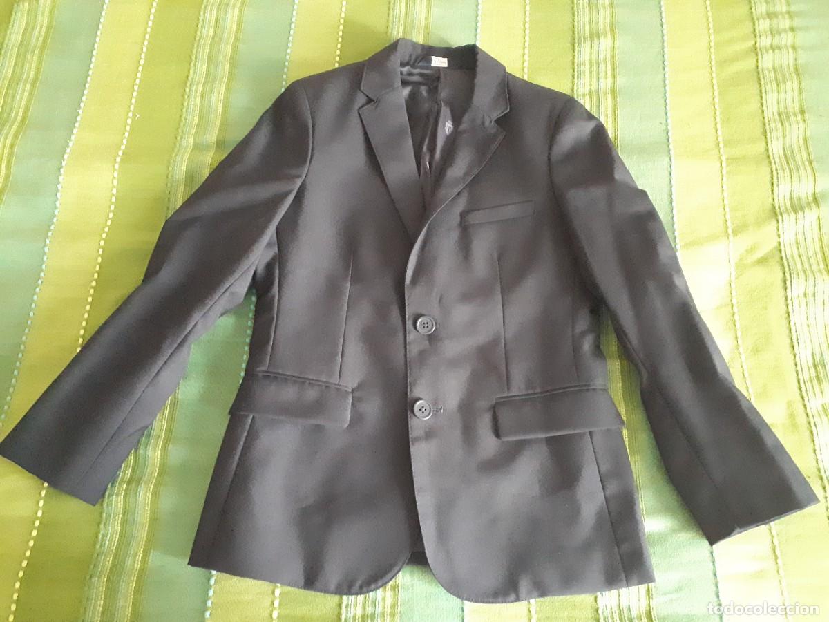 Segunda mano: CHAQUETA AMERICANA NI&Ntilde;O - TIZZAS - EL CORTE INGL&Eacute;S - Talla 9-10.