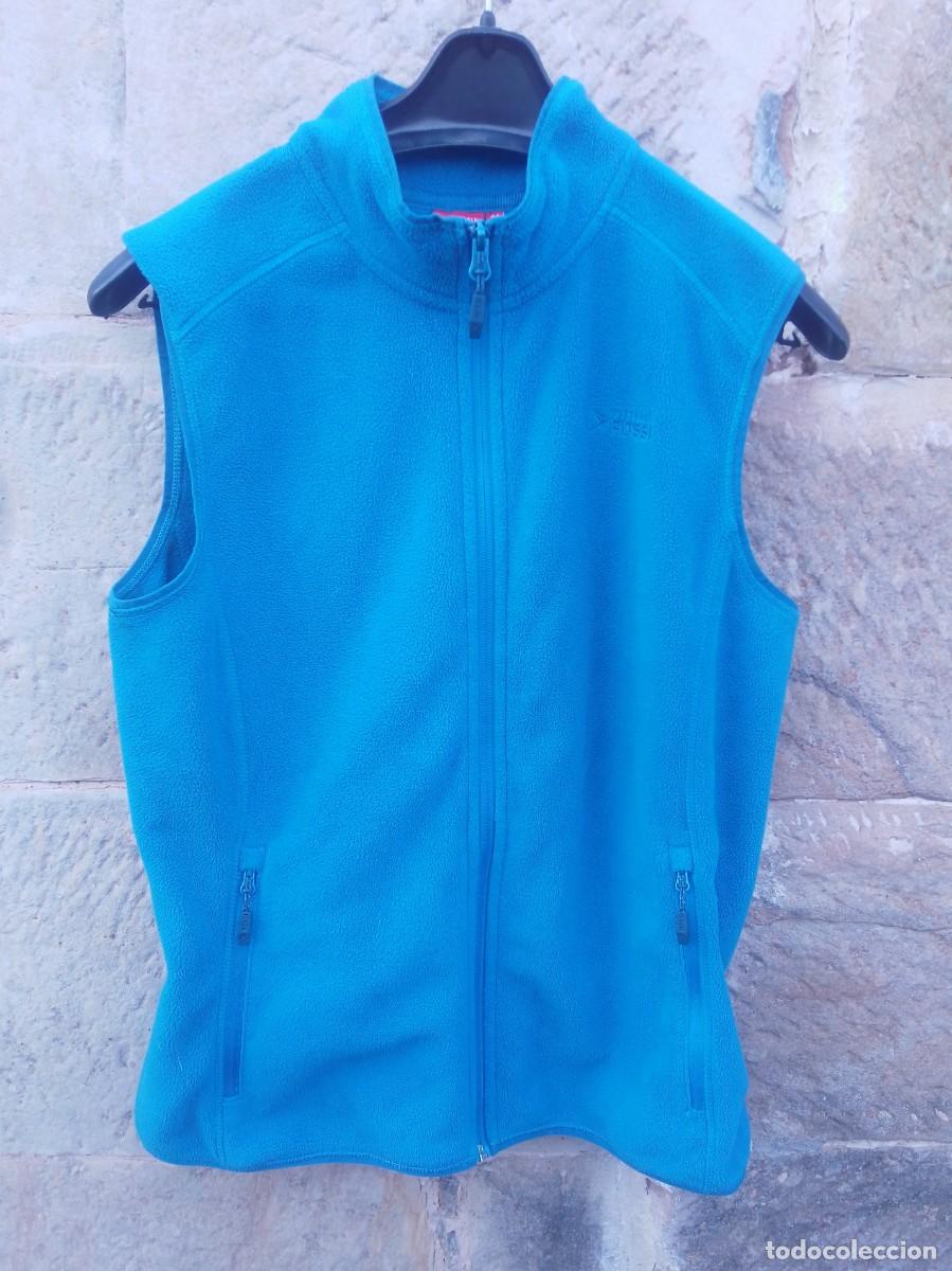 Segunda mano: Chaleco forro polar azul Rossi. Talla 44