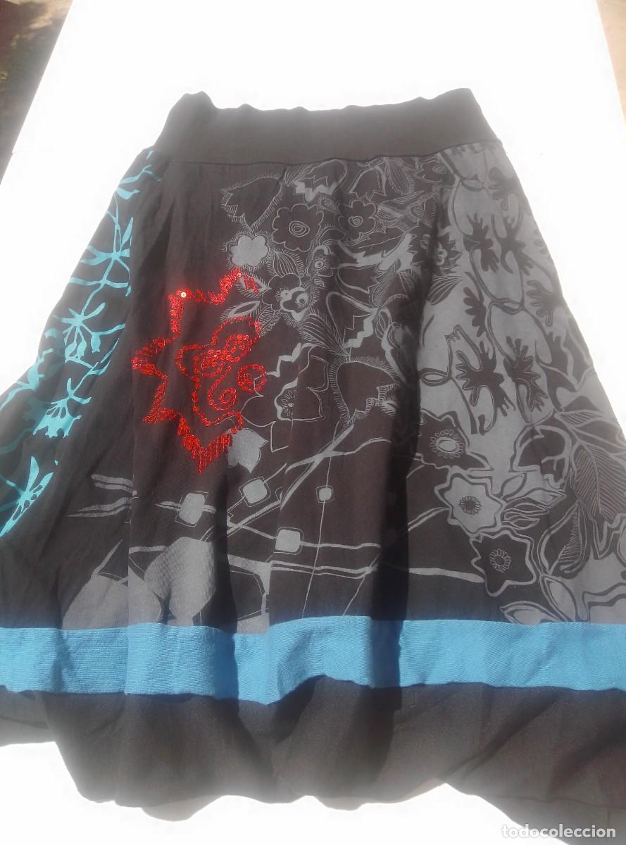 Segunda mano: Multicolor falda acampanada de Desigual. Talla L