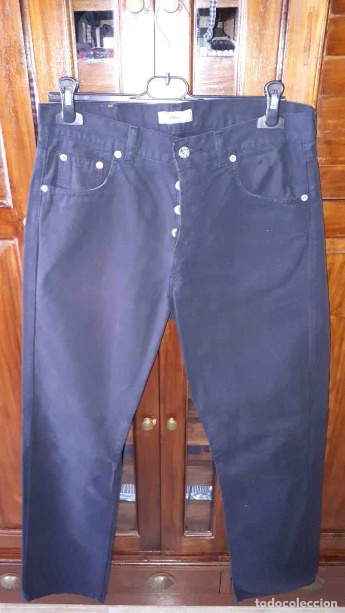 Segunda mano: PANTAL&Oacute;N VAQUERO JEANS HOMBRE AZUL - PULL & BEAR - TALLA 42.