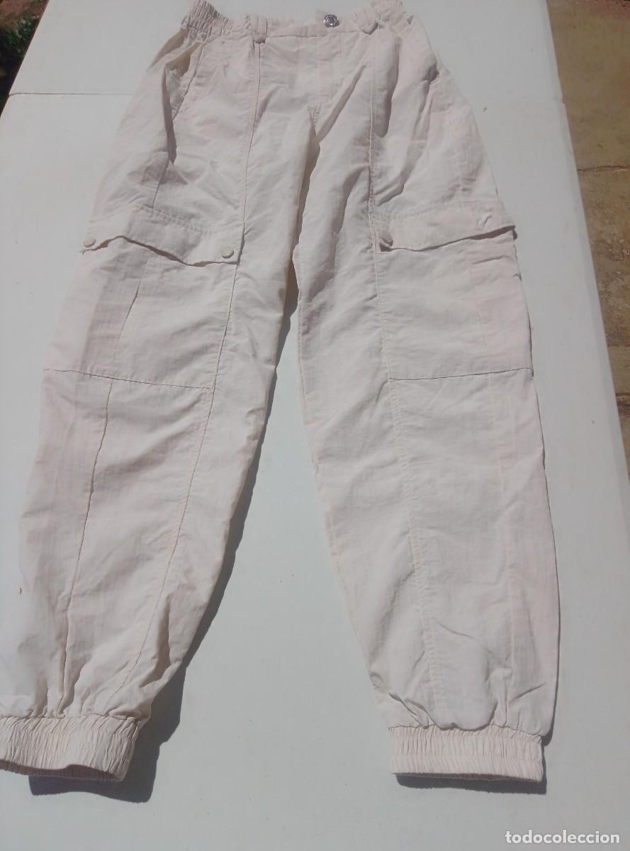 Segunda mano: Pantalones cargo casual. Bershka. Talla 36