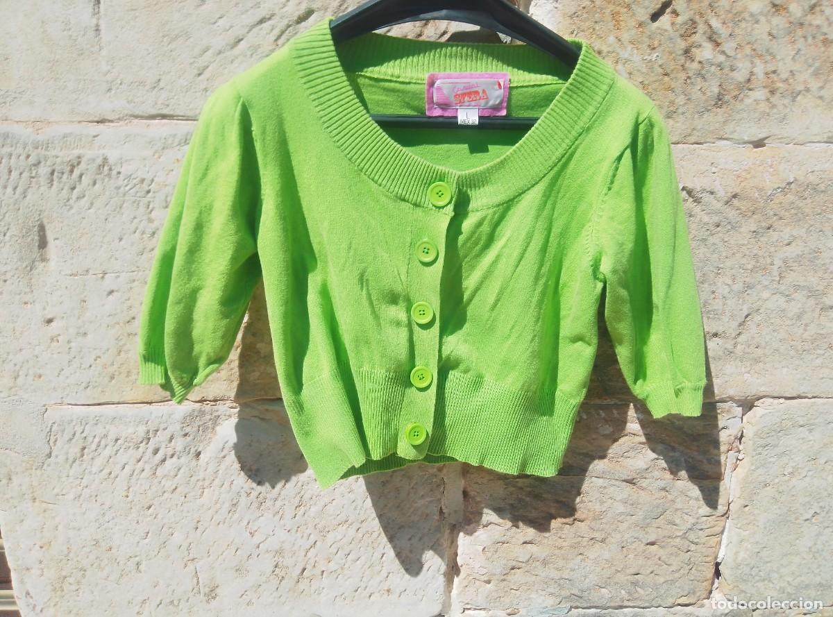 Segunda mano: C&aacute;rdigan cortita. Rebeca de punto. Verde. Sfera casual. Talla L