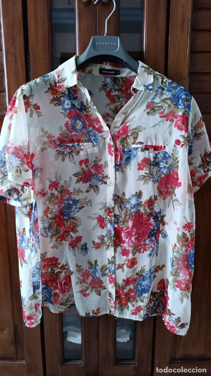 Segunda mano: CAMISA SE&Ntilde;ORA ESTAMPADO FLORAL NYMPHAEA ALBA TALLA 54. Camisa de se&ntilde;ora estampado floral y manga cor