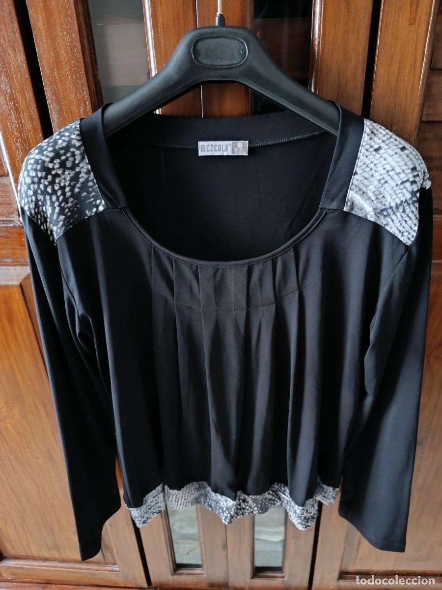 Segunda mano: CAMISETA NEGRA SE&Ntilde;ORA ESTAMPADO SERPIENTE - MEZCOLA - TALLA XL