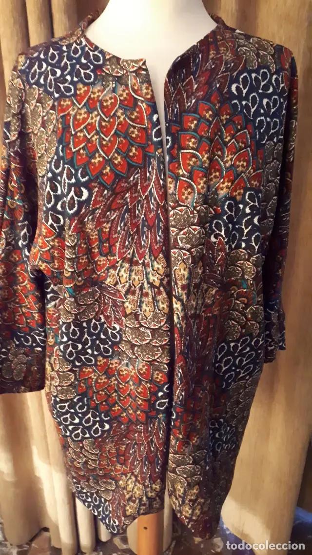 Segunda mano: CHAQUETA MUJER ESTAMPADO FANTAS&Iacute;A HILOS DORADOS - TALLA L