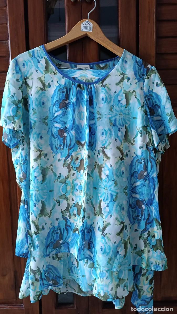 Segunda mano: CONJUNTO BLUSA Y FALDA SE&Ntilde;ORA ESTAMPADO AZUL - TALLA Y MODA - EL CORTE INGL&Eacute;S - TALLA 52-54.