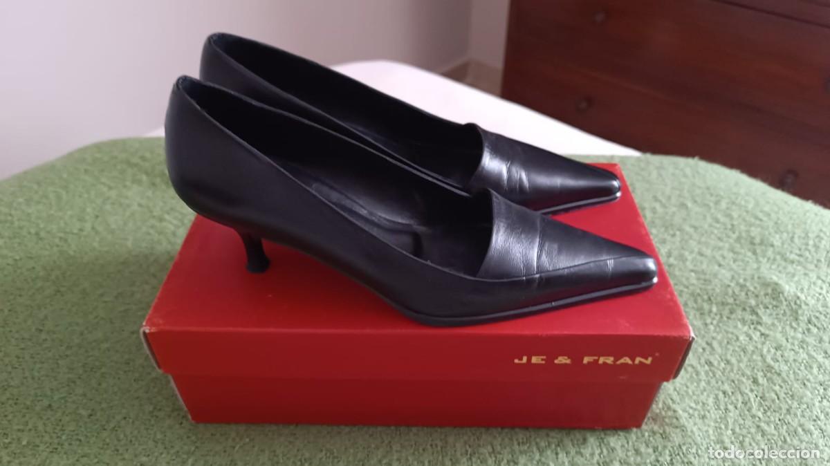 Segunda mano: ZAPATOS NEGROS TAC&Oacute;N SE&Ntilde;ORA - JE & FRAN - N&Uacute;M. 38.