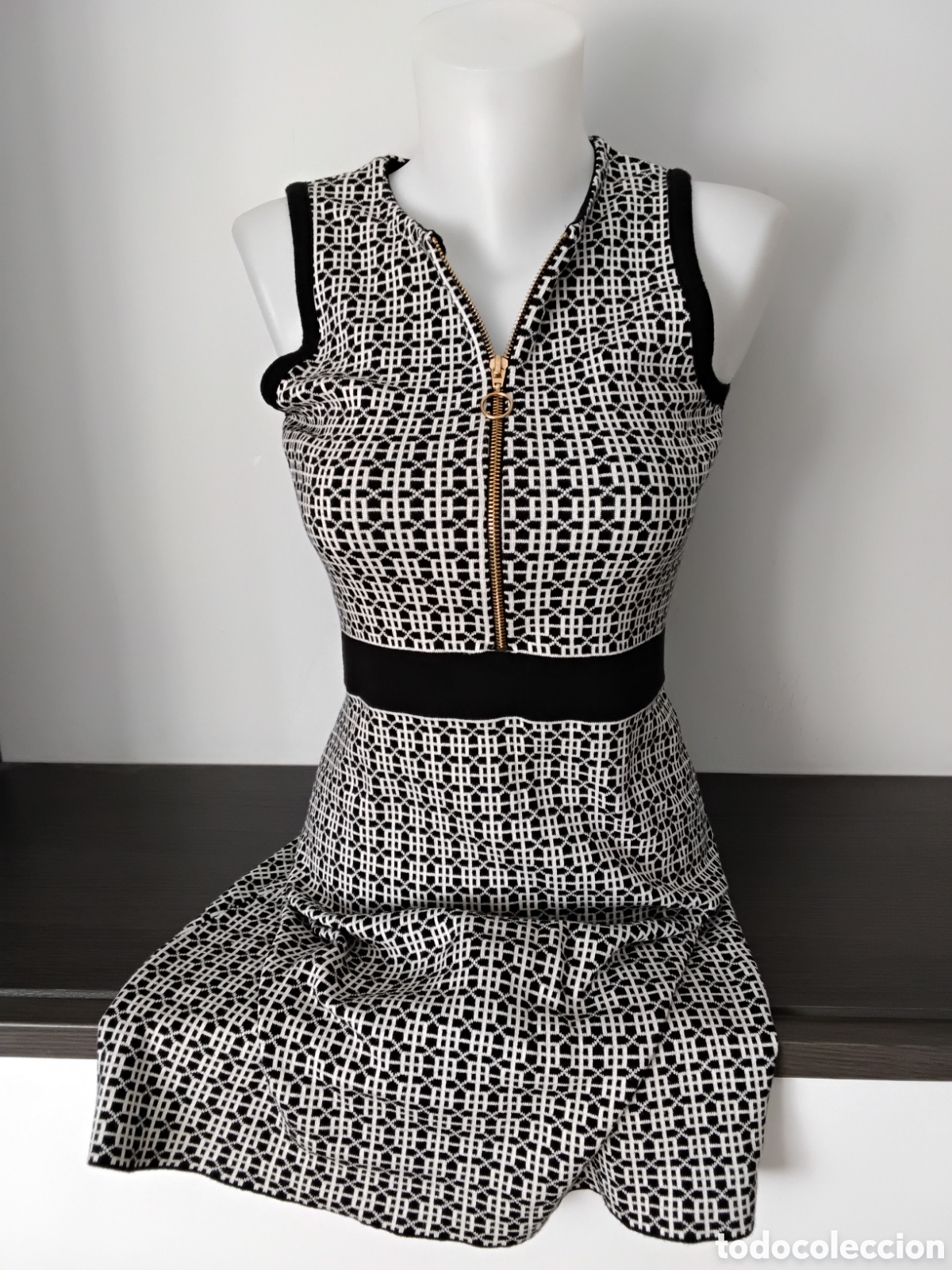 Segunda mano: Vestido Zara Estampado Geom&eacute;trico