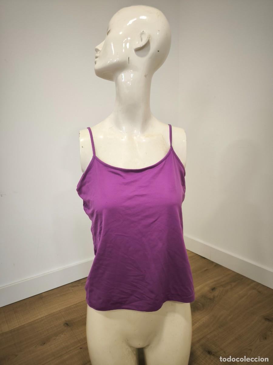 Segunda mano: Top De Tirantes Morado Talla S &ndash; Ligero, Sedoso Y El B&aacute;sico Perfecto Para Combinar