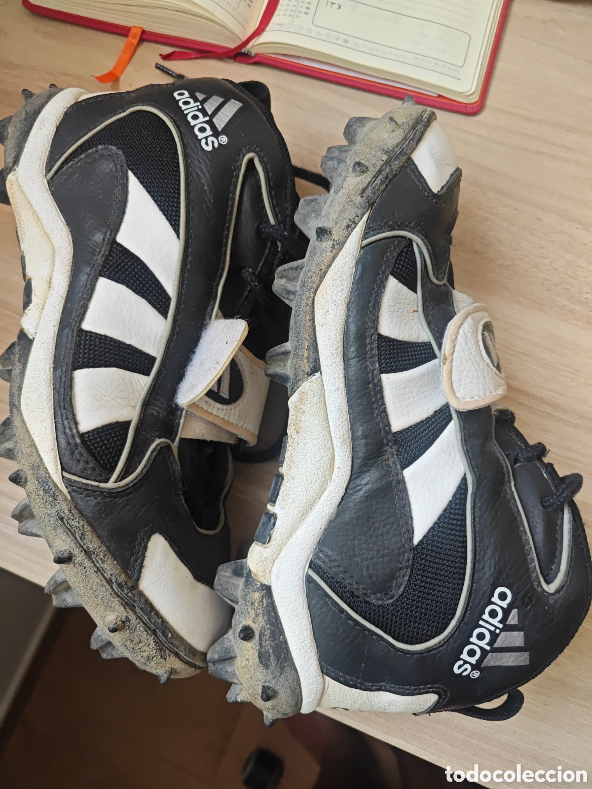 Segunda mano: Botas football futbol americano de f&uacute;tbol Adidas Power Mid OS talla US 8,5 FR 42 blancos negros 1996