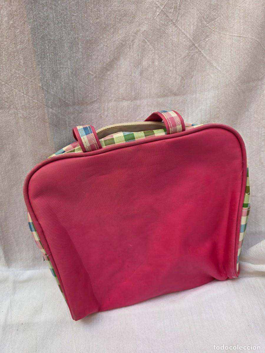 Segunda mano: Bolso de mano o neceser infantil / juvenil en color rosa con estampado a cuadros